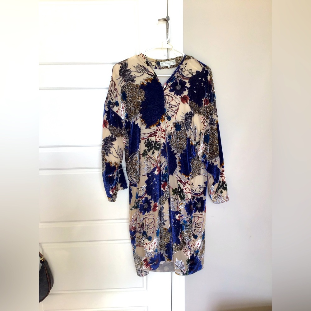 Zara embroidered velvet floral cardigan. Kimono style.